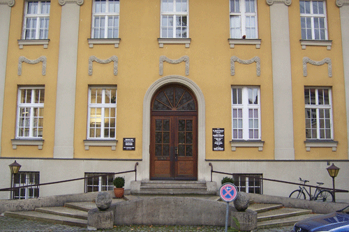 Villa Bad Brunnthal Nr. 3, Stirnseite der Straße hpt © Verein für Stadtteilkultur im Münchner Nordosten e.V. (2007)