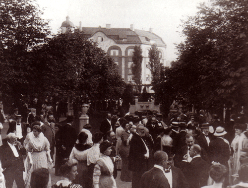 Historische Aufnahme aus dem Jahr 1909: Buchscan aus: Richard Bauer: "Prinzregentenzeit München und die Münchner Fotografien, München 1988, S. 122.