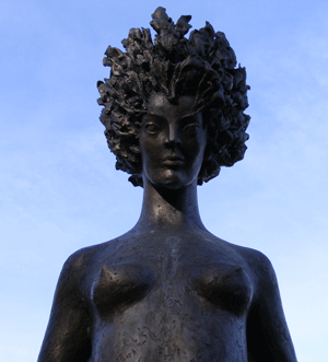 Daphneskulptur in der Wahnfriedallee, Ausschnitt Skulptur (2008) © dietlind pedarnig