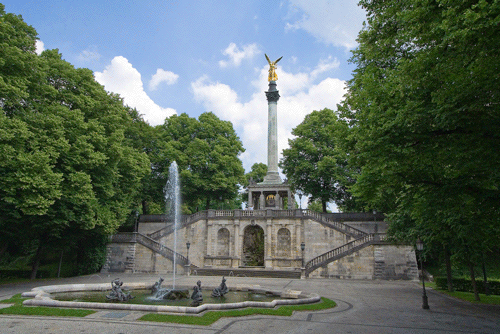 Gesamtansicht der Prinzregent-Luitpold-Terrasse mit Friedensengel (2007); mit freundlicher Genehmigung von Oliver Raupach