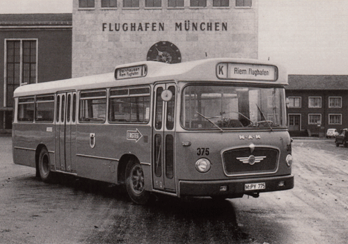 Sonderbuslinie O 30 in der Parkstadt Bogenhausen in den 1950er-Jahrem © Verein für Stadtteilkultur im Münchner Nordosten.