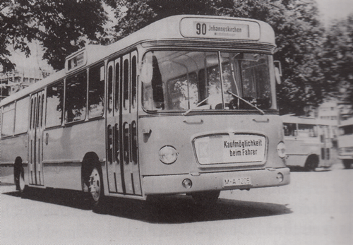 Stadtlinienbus MAN-Metrobus, auf der Linie 90 nach Johanneskirchen (Westerlandanger), Mitte der 1960er-Jahre. © Verein für Stadtteilkultur im Münchner Nordosten e.V.