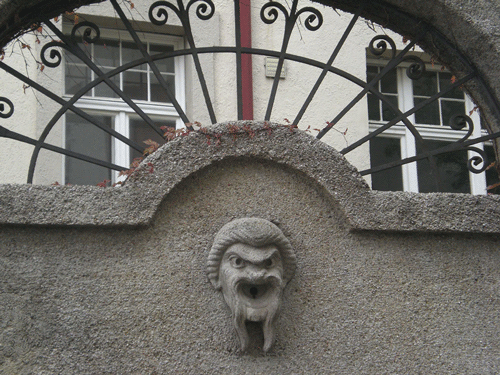 Details des Wandbrunnens Möhlstraße 23; © dietlind pedarnig, 2008