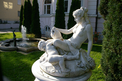 Brunnenanlage mit Skulptur Möhlstraße 35; hpt © Verein für Stadtteilkultur im Münchner Nordosten e.V., 2007