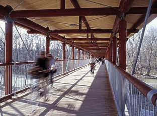 Fachwerkkonstruktion der neuen Brücke © Verein für Stadtteilkultur im Münchner Nordosten e.V.