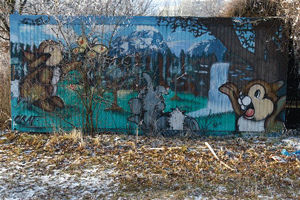 Foto: Graffitis des Cosima-Freizeitheims 2008, vor dem Neubau; hpt © Verein für Stadtteilkultur im Münchner Nordosten e.V.