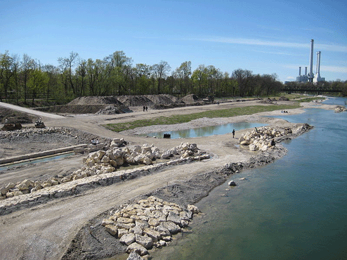 Isarrenaturierungsmaßnahme südlich der Wittelsbacherbrücke im April 2008. © Wolfgang Rieger