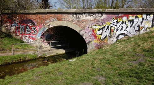 Impressionen am Hüllgraben in Daglfing. hpt © Verein für Stadtteilkultur im Münchner Nordosten e.V