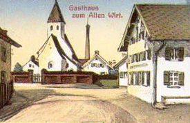 Englschalkinger Dorfkern um 1900; im Hintergrund der Kamin einer Ziegelei. (Ausschnitt Postkarte)