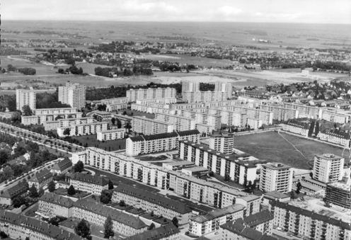 Postkarte Parkstadt Bogenhausen: hinter der dunklen Fläche der Kleingartenanlage am Schreberweg ist die Roth'sche Kiesgrube zu erkennen