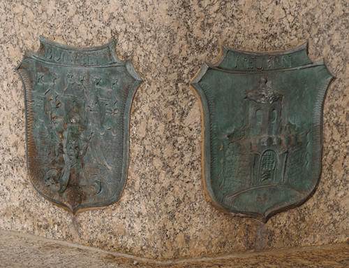 Wappen am Adalbert-Stifter-Denkmal. hpt © Verein für Stadtteilkultur im Münchner Nordosten e.V., 2007