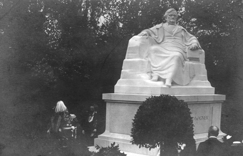 Denkmalsenthüllung mit Prinzregent Ludwig und Bürgermeister Wilhelm Georg von Borscht am 21. Mai 1913 © Stadtarchiv München, Sign. DE-1992-FS-PK-STB-01544