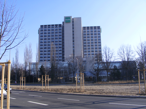 Sternhaus«, 2008, noch mit mit Sockelanbau von Winkler, Effinger und Altmann vom Effnerplatz gesehen © dietlind pedarnig