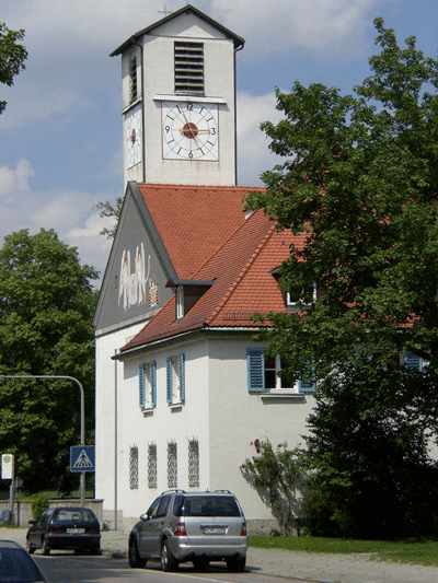 Katholische Pfarrkirche Heilig Blut Außenansicht 2007 © dietlind pedarnig