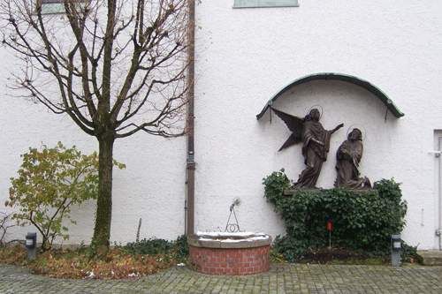 Ölberggruppe von Oswald Hofmann, nördliche Außenwand; hpt © Verein für Stadtteilkultur im Münchner Nordosten e.V., 2007