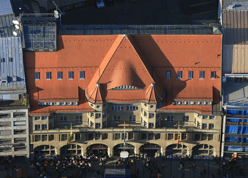 ehemaliges SZ-Verwaltungsgebäude in der Sendlinger Straße mit freundlicher Genehmigung zur Verfügung gestellt von Klaus Leidorf (copyright: Klaus Leidorf Luftbilddokumentation 12.11.2005); Quelle: http://www.leidorf.de/index.php.