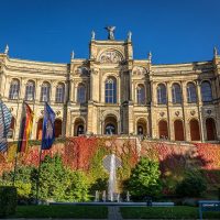 NEU! Das Maximilianeum -- Architektur, Historie und Parlamentarismus