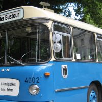 Oldtimer-Bus Tour -- Rundfahrt im historischen Linienbus durch den Stadtbezirk 13