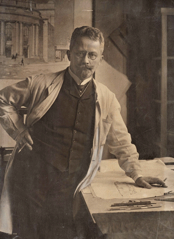 Max Littmann als Chef des Entwurfsateliers der Firma Heilmann & Littmann, um 1908, zur Zeit der Bearbeitung des Wettbewerbsprojekts für die Kgl. Hoftheater in Stuttgart.