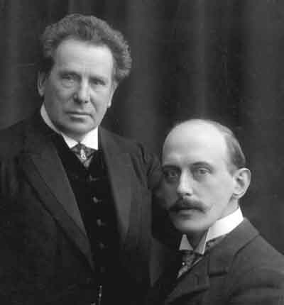Ernst von Possart (links) und Max von Schillings, Fotografie von E. Neuhaus, Dortmund, nach 190, Quelle: www.historische-daten.de