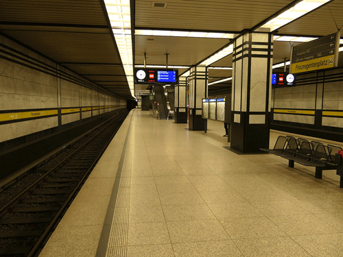 Bahnsteigebene Prinzregentenplatz 2018 © gemeinfrei