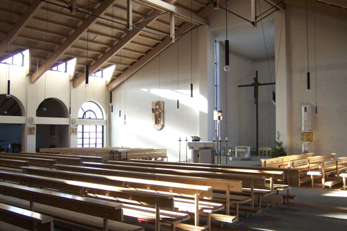 Kirche St. Rita Außen- und Innenansicht: hpt © Verein für Stadtteilkultur im Münchner Nordosten e.V., 2007