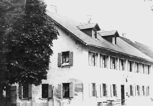 »Die Gemeinde Oberföhring bei München in Wort und Bild vor der Verleibung in die Großstadt«, Verlag Hans Pernat 1913.