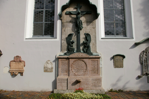 Familiengrab der Selmayrs am Bogenhauser Friedhof hpt © Verein für Stadtteilkultur im Münchner Nordosten e.V.