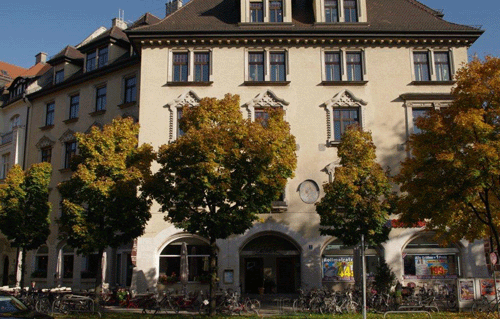 Gaststätte »Catwalk«, Mauerkircherstraße 2, im Jahr 2012; hpt © Verein für Stadtteilkultur im Münchner Nordosten e.V.