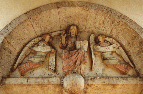 Halbrelief über dem Seitenportal © Verein für Stadtteilkultur im Münchner Nordosten e.V.