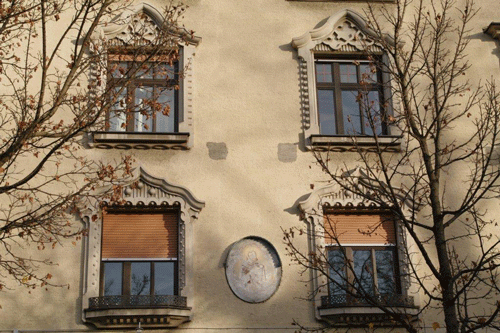 Ausschnitt aus der Fensterfront Mauerkircherstraße 2; hpt © Verein für Stadtteilkultur im Münchner Nordosten e.V.