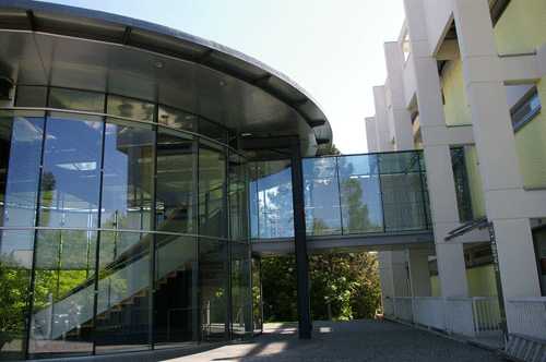 Außenansichten St. Thomas hpt © Verein für Stadtteilkultur im Münchner Nordosten e.V. (2008)