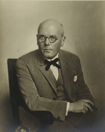 Paul Ludwig Troost, fotografiert von Nicola Perscheid, nach 1925.