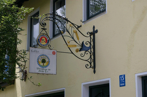 Wirtshausschild der "Gaststätte Grüntal" unter dem Pächter Kuffler; hpt © Verein für Stadtteilkultur im Münchner Nordosten e.V.