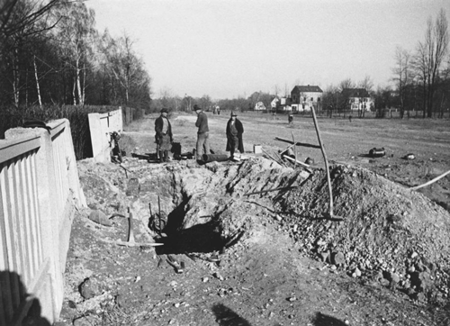 Bombenangriff auf die Mauerkircherstraße am 8. November 1940, Fotografie Johann Meyer. Quelle: Stadtarchiv München, Sign. DE-1992-FS-WKII-STR-3995