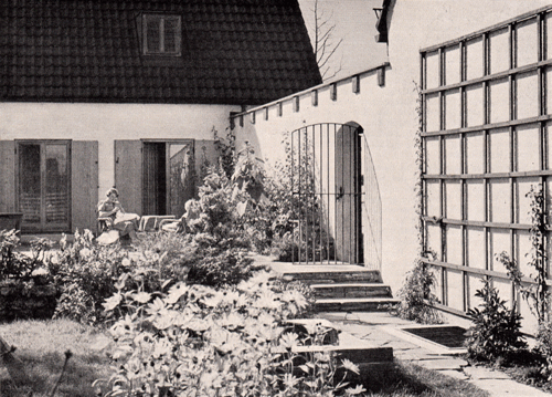 Windgeschützter stimmungsvoller Hausgarten mit Terrasse im Haus Vollmann.Wohntraum im Haus Vollmann.