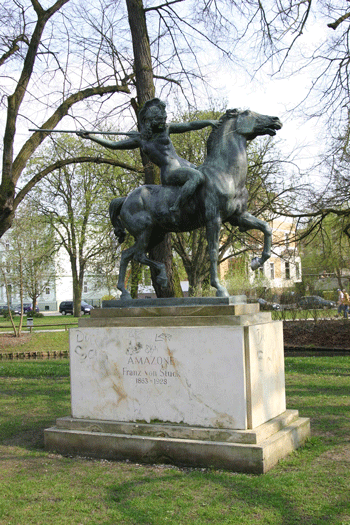 "Reitende Amazone" im Park Weidendamm in Eberswalde, 2006.