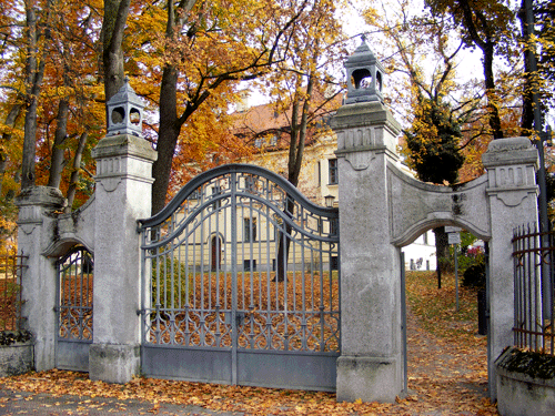 das Eingangsportal der Villa Selmayr an der Weberstraße © dietlind pedarnig, 2007.