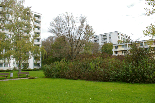 Innenanlagen Denninger Hochhäuser hpt © Verein für Stadtteilkultur im Münchner Nordosten e.V., 2007