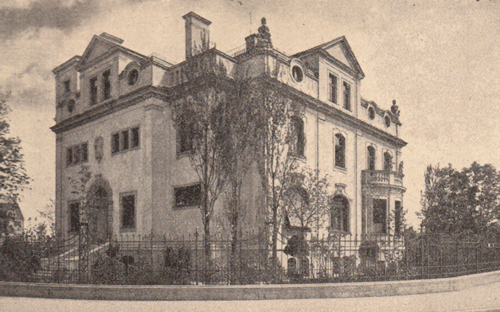 Straßenfront der Diesel-Villa (an der Ecke Maria-Theresia-Straße/Höchlstraße) in: "Süddeutschen Bauzeitung", 7. Mai 1904, München Nr. 19, 14. Jahrgang.