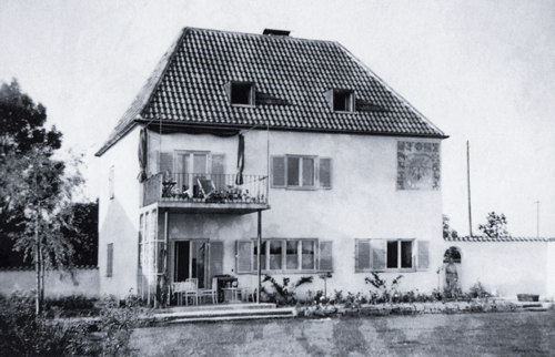 Haus Donaustraße 40 im Stil der "Neuen Sachlichkeit", wie er Mitte der 1920er-Jahre entsteht. (Foto 1935)