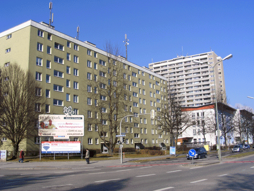 Blick auf die Wohnanlagen Fideliopark an der Ecke Ostpreußen- / Englschalkinger Straße © dietlind pedarnig, 2008