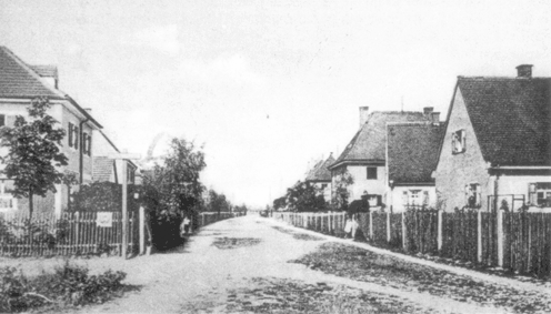 Blick in die Marienburger Straße um 1937, aus: "Ein Spaziergang durch den Münchner Nordosten", Kalender 2006.