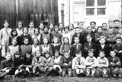 Schulklasse der alten Schule in Oberföhring, 1930. Quelle: s.o.