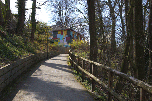 Am Dingelstedtweg: Aufgang vom Herzogpark zur Oberföhringer Straße hinauf hpt © Verein für Stadtteilkultur im Münchner Nordosten e.V.