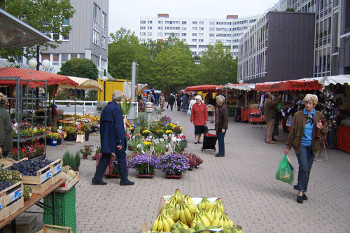 Rosenkavalierplatz Fotos: hpt © Verein für Stadtteilkultur im Münchner Nordosten e.V., 2007