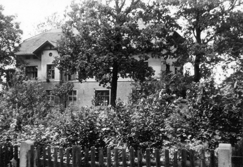 Das Haus Donaustraße 46, heute Schreberweg 4, in den 1950er Jahren, Blick von Süden (Foto Erhard Webersinke)