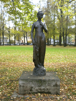 Bronzestatue »Julia« © dietlind pedarnig (2007)