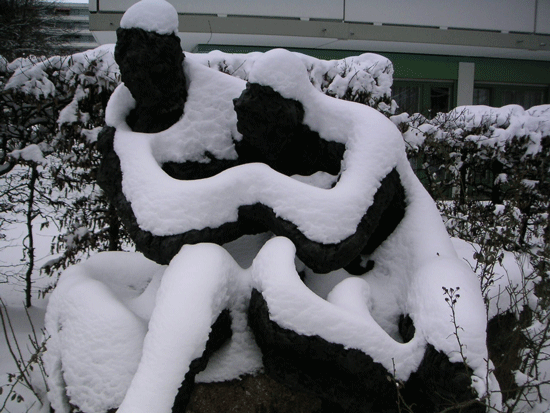 "Liebende", Skulptur von Alexander Fischer Hans Kießling (Hrsg.), "Begegnung mit Bildhauern. Münchner Kunstszene 1955 - 1982", St. Ottilien 1982