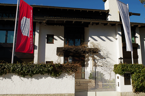 Foto: Die Flick-Villa vor dem Abriss, Oktober 2013; hpt © Verein für Stadtteilkultur im Münchner Nordosten e.V.